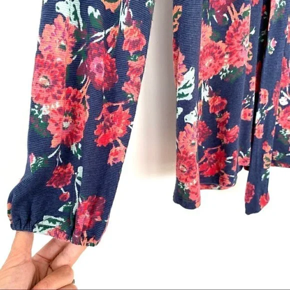 Lucky Brand floral print top with tie at the neck - Picture 7 of 9